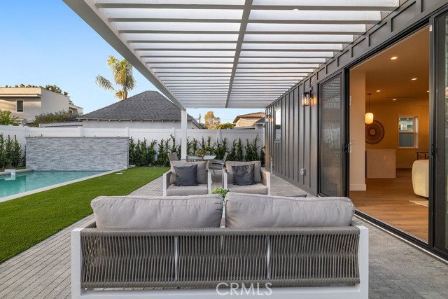 Detail Gallery Image 25 of 31 For 4831 Sancola, Toluca Lake,  CA 91601 - 4 Beds | 4 Baths