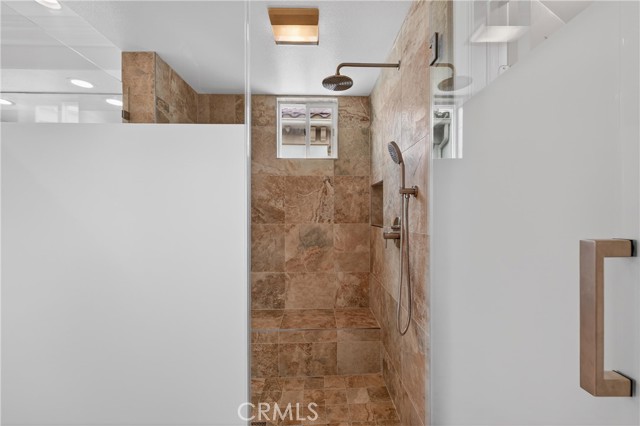 6467 Frampton, Huntington Beach CA: https://media.crmls.org/medias/966a229e-71bd-4e57-b40c-9519ef94d18b.jpg