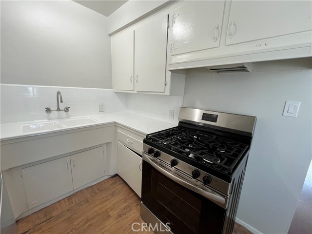 Detail Gallery Image 10 of 21 For 11880 Eucalyptus Ave #C,  Hawthorne,  CA 90250 - 2 Beds | 1 Baths