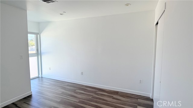 Detail Gallery Image 7 of 25 For 1418 S Cloverdale Ave, Los Angeles,  CA 90019 - 3 Beds | 3 Baths