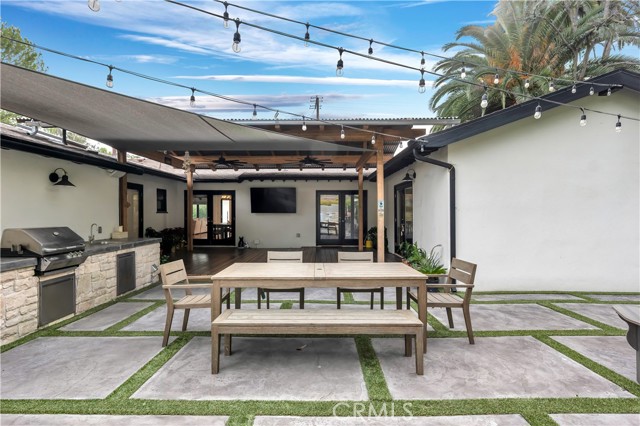 Detail Gallery Image 22 of 29 For 19943 Oxnard, Woodland Hills,  CA 91367 - 4 Beds | 3 Baths