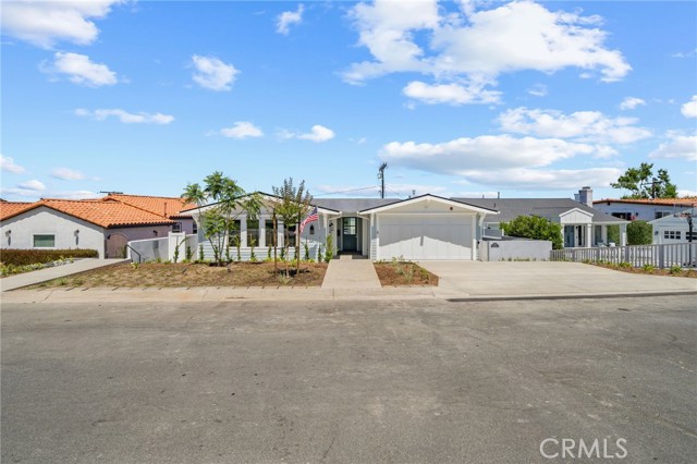 Detail Gallery Image 2 of 62 For 101 via Colusa, Redondo Beach,  CA 90277 - 4 Beds | 4/1 Baths