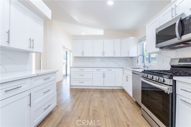 Image 4 of 40 For 20049 Canyon View