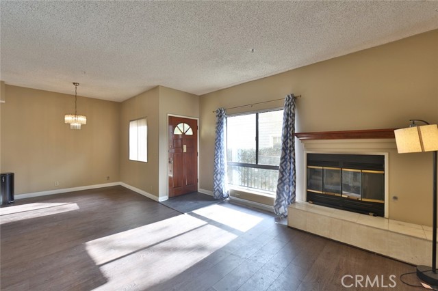 Detail Gallery Image 2 of 32 For 222 S Catalina Ave #9,  Pasadena,  CA 91106 - 3 Beds | 3/1 Baths