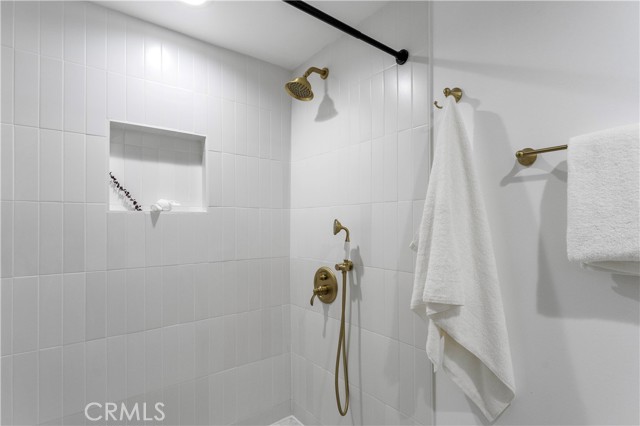 Detail Gallery Image 25 of 38 For 2776 Laurel Canyon Pl, Los Angeles,  CA 90046 - 4 Beds | 5/1 Baths