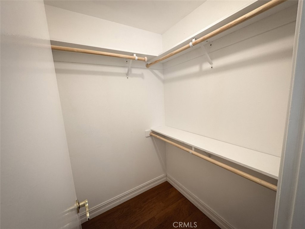 https://media.crmls.org/medias/966f1de7-18b8-47b6-ab76-e35f53545c53.jpg?preset=X-Large