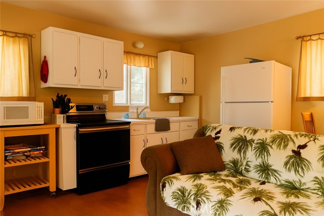 10520 Spruce Drive, Wofford Heights CA: https://media.crmls.org/medias/966f43d8-7940-4c40-a478-33d6c38398e3.jpg