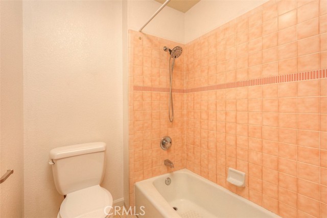 1022 Sir William Court, Chico CA: https://media.crmls.org/medias/966f5eff-72e5-4c7d-b387-24bb852432de.jpg