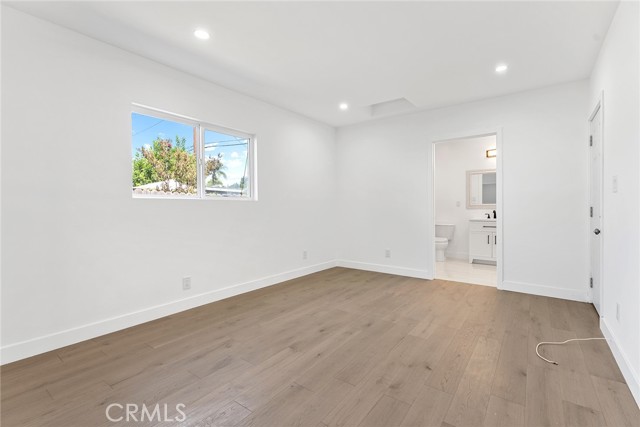 22723 Leonora Drive, Woodland Hills CA: https://media.crmls.org/medias/96708c34-b1fc-4424-aca3-75546ec3811a.jpg