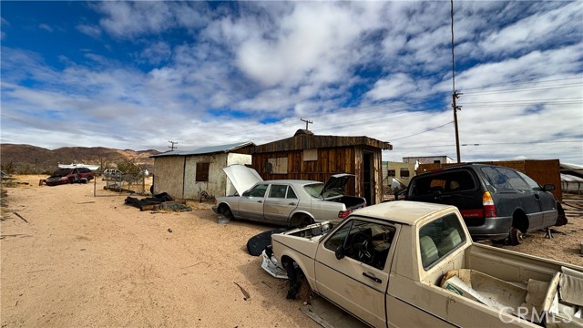 733 Ranch Rd (NEAR) Road, Yermo CA: https://media.crmls.org/medias/9670a447-df7d-4284-8e27-6339951f5b18.jpg