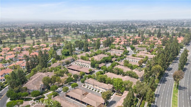 Detail Gallery Image 1 of 35 For 239 Gallery Way, Tustin,  CA 92782 - 2 Beds | 2 Baths
