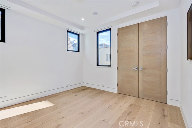 Detail Gallery Image 35 of 47 For 2016 Ocean, Manhattan Beach,  CA 90266 - 5 Beds | 5/2 Baths