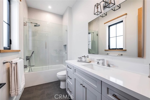 4365 Kraft Avenue, Studio City CA: https://media.crmls.org/medias/967185ac-be39-4012-940c-eca6734875a0.jpg