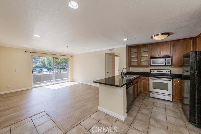 Detail Gallery Image 13 of 25 For 1020 La Terraza Cir #207,  Corona,  CA 92879 - 2 Beds | 2 Baths