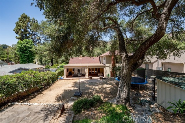 2248 E Chevy Chase Drive, Glendale CA: https://media.crmls.org/medias/967282e1-4603-409f-a67f-301deb497f98.jpg