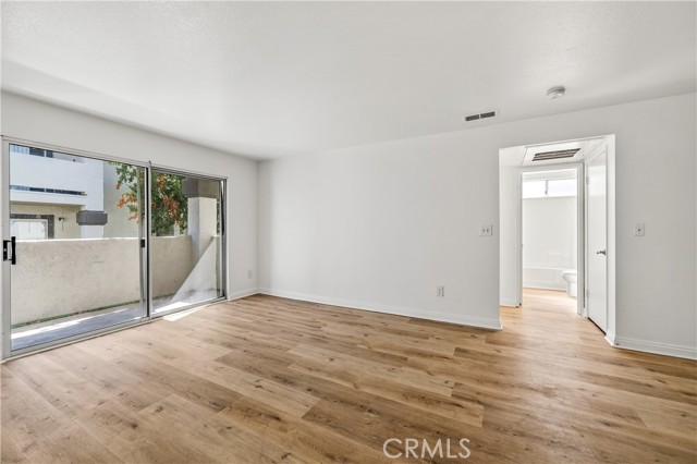 16377 Lakeshore, Lake Elsinore CA: https://media.crmls.org/medias/967298a0-2f2c-40ca-96bd-2696f12ff4d4.jpg