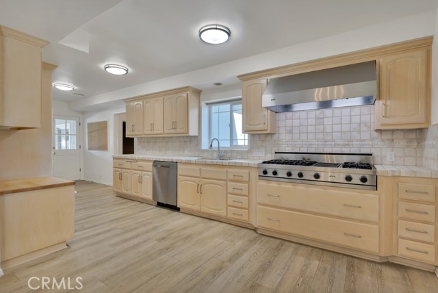 Image 4 of 35 For 9731 Rathburn