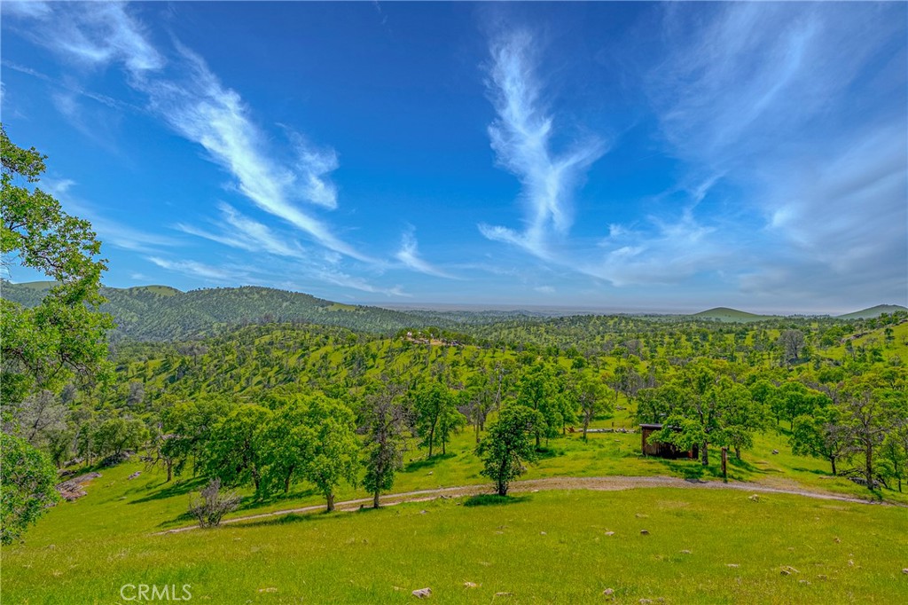 https://media.crmls.org/medias/9672b386-dd1f-48bf-b98f-1f1c814cda4b.jpg?preset=X-Large