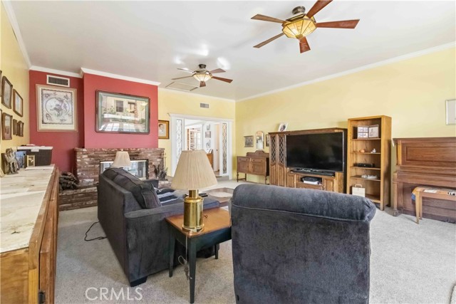 Detail Gallery Image 14 of 53 For 10457 Variel Ave, Chatsworth,  CA 91311 - 6 Beds | 5 Baths