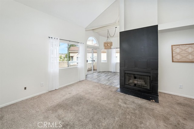 Detail Gallery Image 3 of 26 For 19834 Sandpiper Pl #64,  Newhall,  CA 91321 - 3 Beds | 2 Baths
