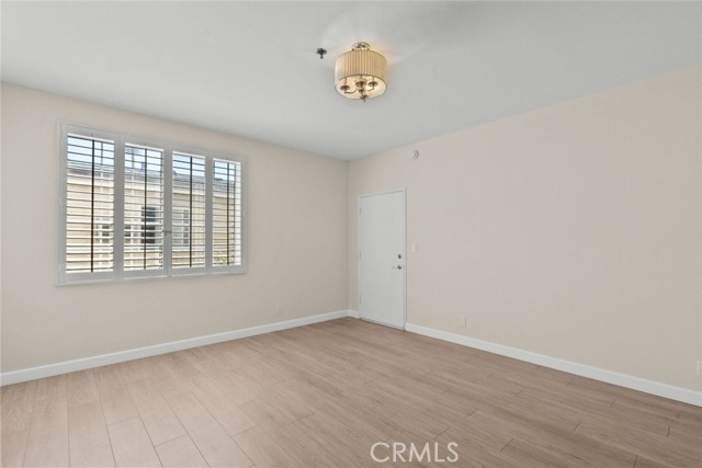 Detail Gallery Image 9 of 32 For 4348 Mammoth Ave #102,  Sherman Oaks,  CA 91423 - 2 Beds | 2/1 Baths