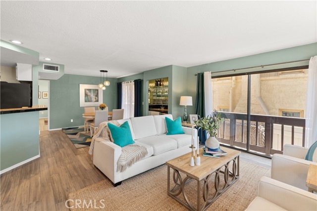 1425 E 2nd Street, Long Beach CA: https://media.crmls.org/medias/9673bdd6-48f3-4104-b8d7-9453b4f41e7c.jpg