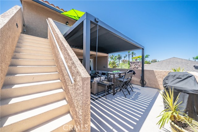 708 Main Street, Huntington Beach CA: https://media.crmls.org/medias/96741514-5daf-470d-8562-a6c3db89c601.jpg