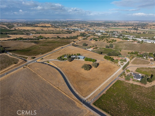 Detail Gallery Image 14 of 75 For 2120 Claassen Ranch Ln, Paso Robles,  CA 93446 - 3 Beds | 2 Baths