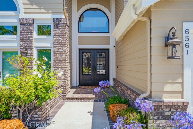 6561 Horseshoe Lane, Huntington Beach CA: https://media.crmls.org/medias/967547ea-1357-4125-8a32-c97761fbed80.jpg