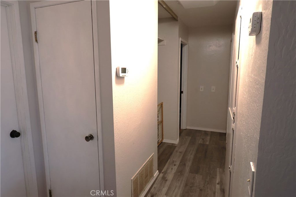 https://media.crmls.org/medias/967567df-416d-4133-8ff9-162de86503c0.jpg?preset=X-Large