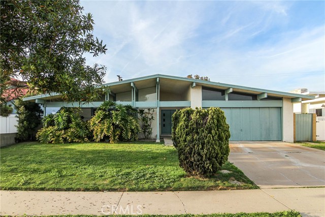 6161 Point Loma Dr, Huntington Beach, CA 92647