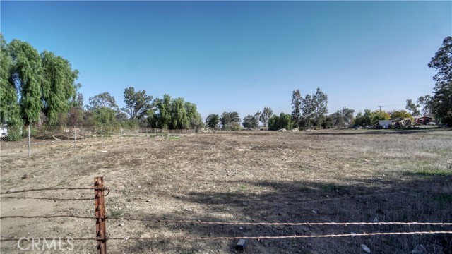 915 Mapes Road, Perris, California 92570, ,Land,For Sale,915 Mapes Road,CROC22253142