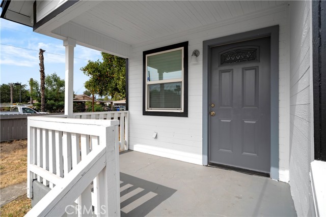 Detail Gallery Image 2 of 34 For 1398 Spruce St, San Bernardino,  CA 92411 - 3 Beds | 2 Baths