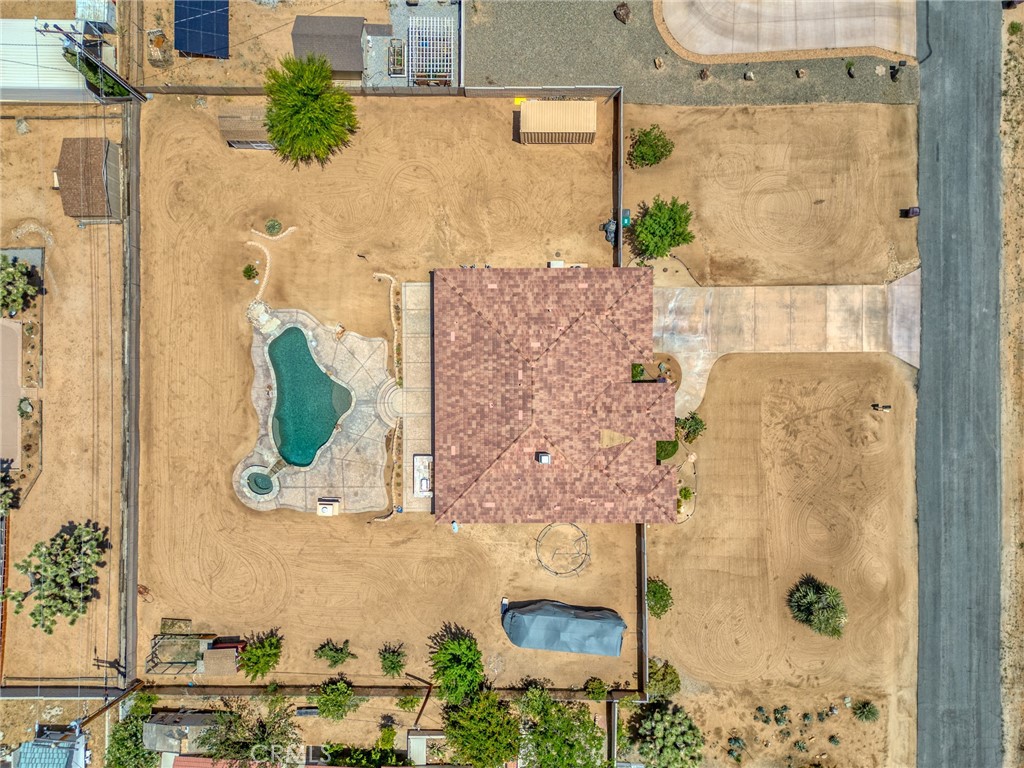 https://media.crmls.org/medias/96763f56-3899-4ba8-bc74-6889acaabba3.jpg?preset=X-Large