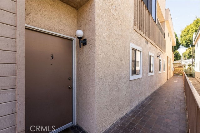 3208 Colorado Avenue, Santa Monica CA: https://media.crmls.org/medias/96785bc5-1a26-4ef0-abb4-cc071c1f81d4.jpg
