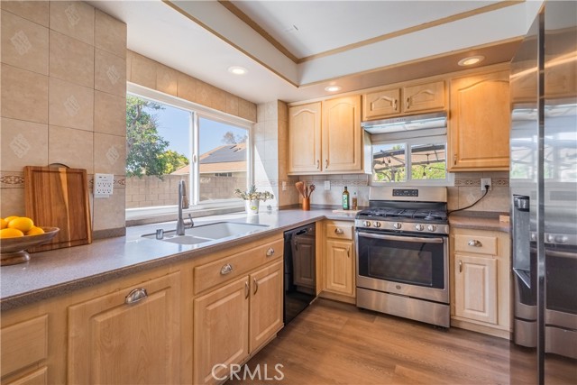 Detail Gallery Image 12 of 45 For 2410 S Sandpiper, Ontario,  CA 91761 - 4 Beds | 3 Baths