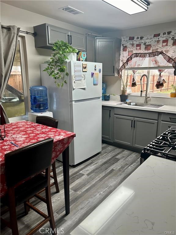 Detail Gallery Image 4 of 14 For 913 W Santa Fe, Merced,  CA 95340 - 2 Beds | 1 Baths