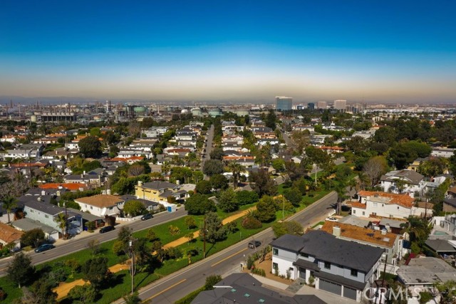 2708 Ardmore Avenue, Manhattan Beach, California 90266, 3 Bedrooms Bedrooms, ,1 BathroomBathrooms,Residential,Sold,Ardmore,SB22030009