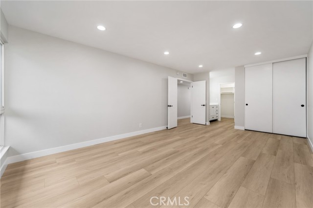 Image 20 of 25 For 9374 Fleetwood Street