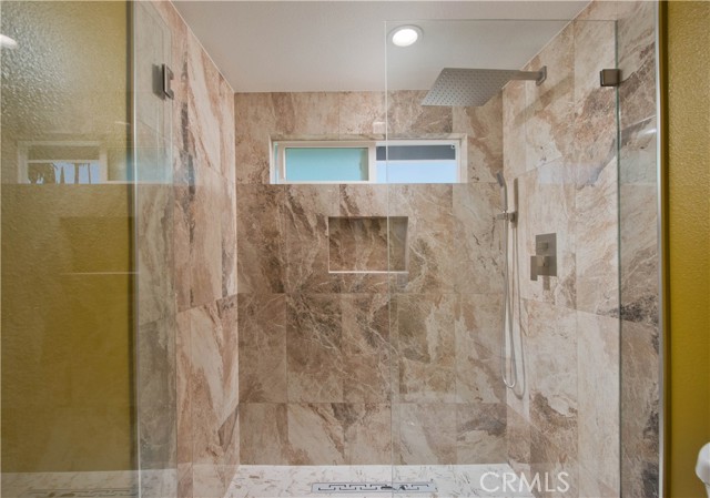 20227 Elkwood Street, Winnetka CA: https://media.crmls.org/medias/9679ccb3-48ca-4edd-9b39-717e31064e8c.jpg