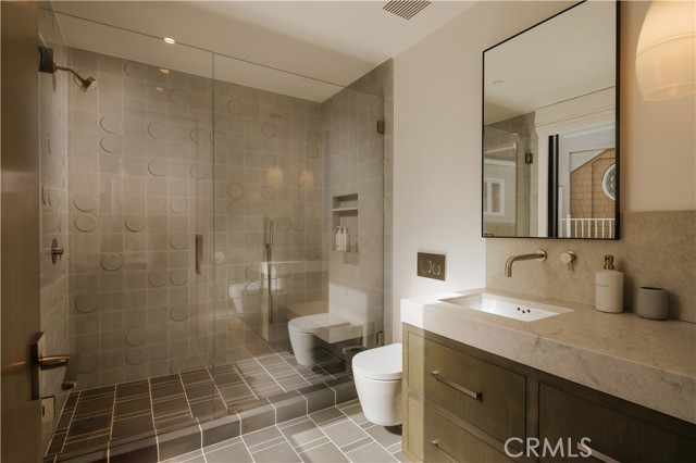 Detail Gallery Image 15 of 19 For 212 Hazel Dr, Corona Del Mar,  CA 92625 - 4 Beds | 3/1 Baths