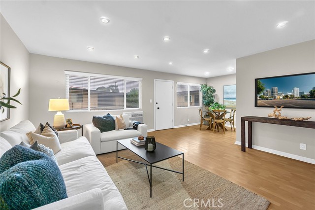 Detail Gallery Image 4 of 41 For 3907 La Crescenta Avenue #208,  La Crescenta,  CA 91214 - 1 Beds | 1 Baths