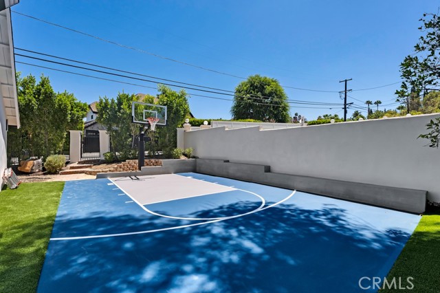 17072 Oak View Drive, Encino CA: https://media.crmls.org/medias/967ae697-93dc-4c82-90df-0b2a523c8049.jpg