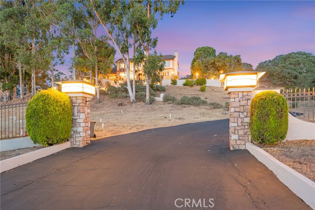 Image 11 of 75 For 20585 Whispering Oaks Drive