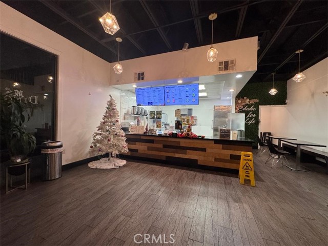 2706 Harbor Boulevard, Costa Mesa CA: https://media.crmls.org/medias/967b6702-b365-4fd9-8c36-8cb92693ce6d.jpg