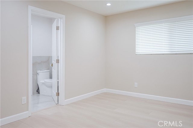 Detail Gallery Image 20 of 44 For 16840 Superior St, Northridge,  CA 91343 - 4 Beds | 3 Baths