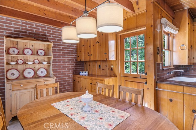 187 Cedar Circle Circle, Lake Arrowhead CA: https://media.crmls.org/medias/967bd2e6-6443-4300-9be6-c071889e036b.jpg