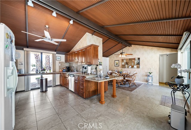 Detail Gallery Image 9 of 34 For 21166 E Rimpath Dr, Covina,  CA 91724 - 3 Beds | 2/1 Baths
