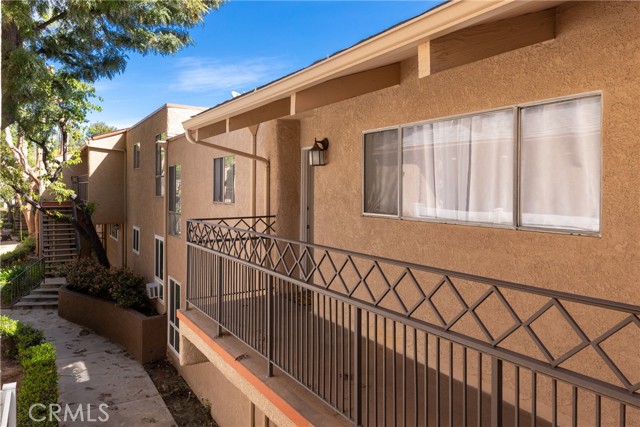 Detail Gallery Image 2 of 21 For 10331 Lindley Ave #205,  Porter Ranch,  CA 91326 - 3 Beds | 2 Baths