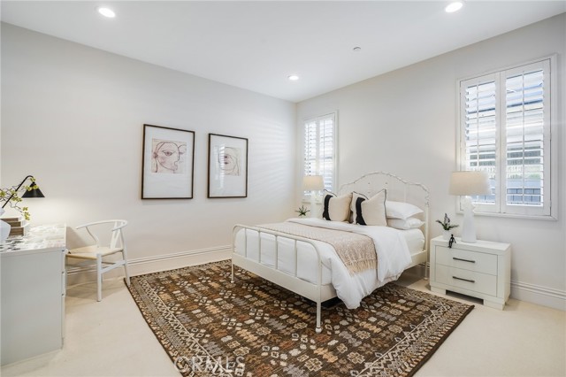 Detail Gallery Image 37 of 45 For 526 Riverside Ave, Newport Beach,  CA 92663 - 5 Beds | 6/1 Baths